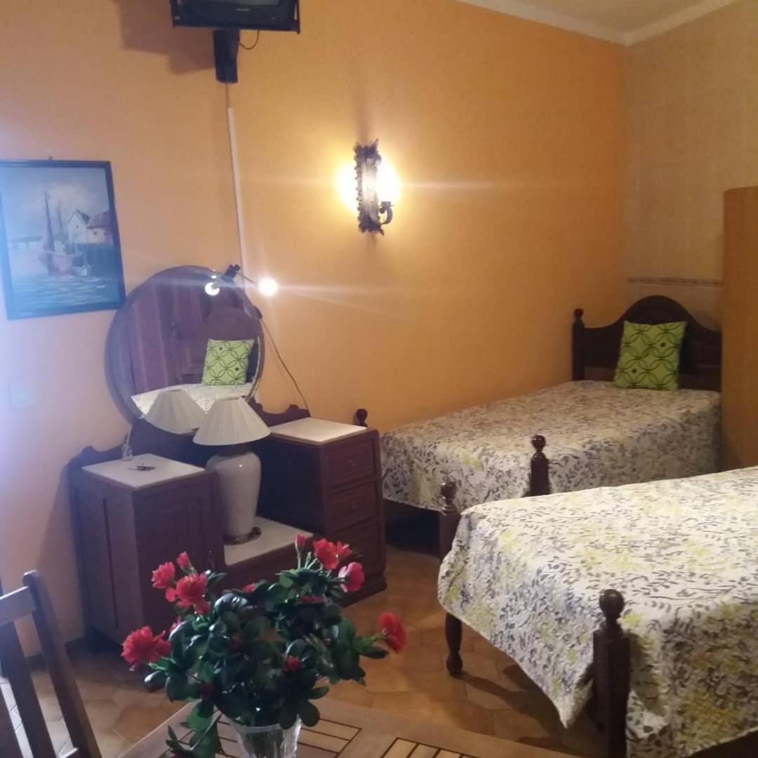 Guest House Pacifica Quarteira Szoba fotó